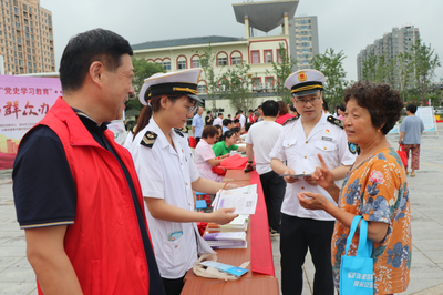 黨員志愿者筑起食品安全的‘鋼鐵長城’——食品安全與營養咨詢服務紀實