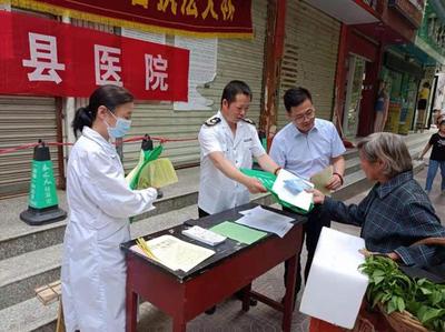 丹鳳縣衛(wèi)健局積極開展食品安全法規(guī)宣傳與營養(yǎng)咨詢服務